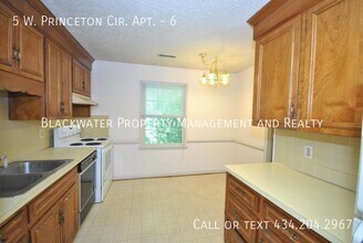 5 W Princeton Cir Cir in Lynchburg, VA - Building Photo - Building Photo