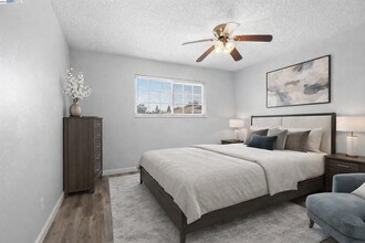 2208 Peppertree Way, Unit 3 in Antioch, CA - Building Photo - Building Photo