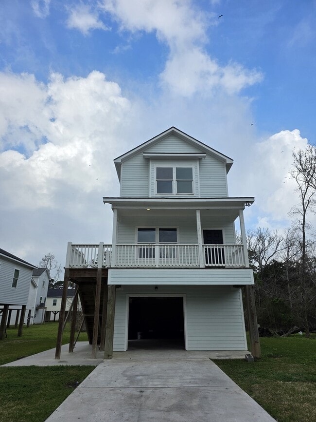 property at 6110 White Oak Dr