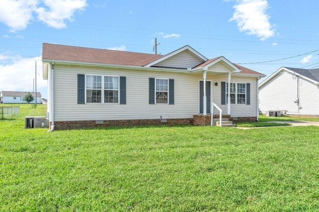 524 Gainey Dr in Oak Grove, KY - Building Photo - Building Photo