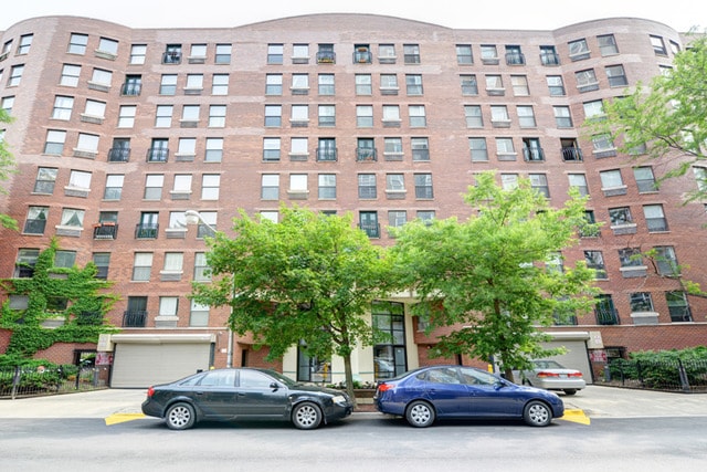 property at 711 W Gordon Ter