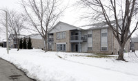 Canterbury House and Canterbury Woods in Morris, IL - Foto de edificio - Building Photo