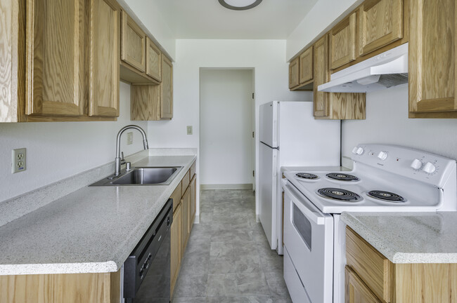 Arden Oaks Apartment in Carmichael, CA - Building Photo - Interior Photo