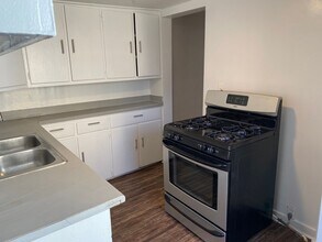 415 Oak St-Unit -UNIT 1 in Kalamazoo, MI - Building Photo - Building Photo