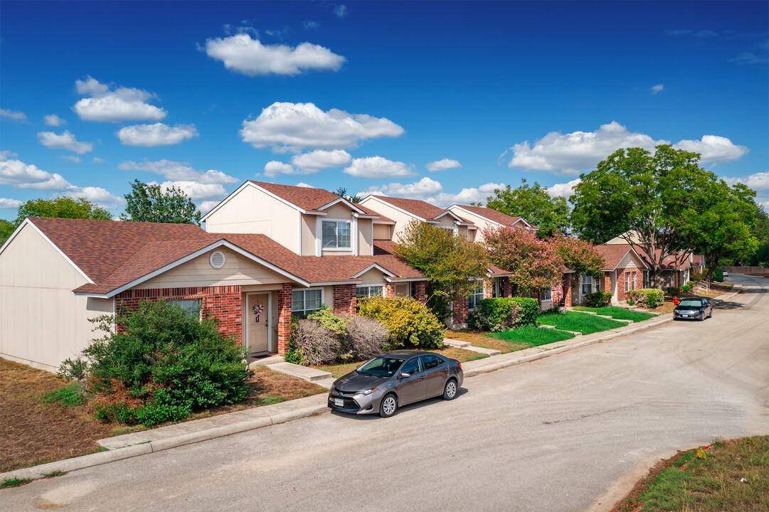 Coppertree Town Homes in San Antonio, TX - Building Photo