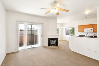 1050 E Cactus Ave in Las Vegas, NV - Building Photo - Building Photo