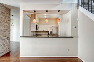 5822 Valley Forge Dr in Houston, TX - Building Photo - Building Photo