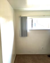 4640 Clairemont Dr in San Diego, CA - Building Photo - Building Photo