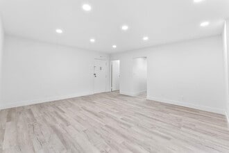 1111 River Rd in Edgewater, NJ - Building Photo - Building Photo