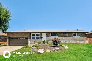 1120 Spring Valley Dr in Florissant, MO - Building Photo