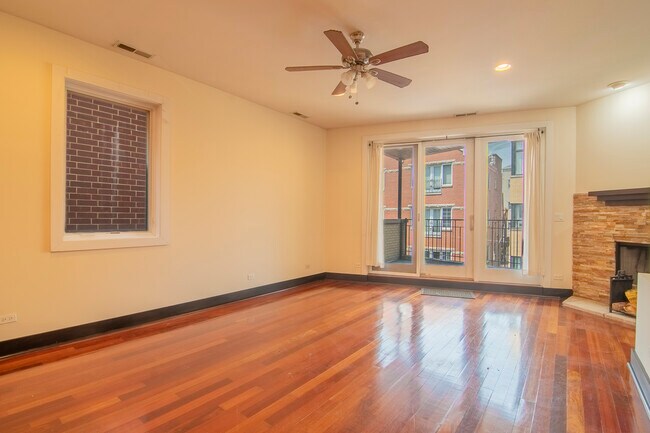 1531 W Fry St in Chicago, IL - Building Photo - Building Photo