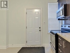 603 Ossington Ave in Toronto, ON - Building Photo - Building Photo