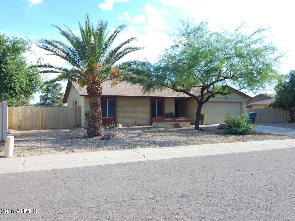 6541 E Aire Libre Ln in Scottsdale, AZ - Building Photo