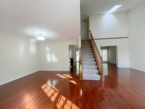 312 Spring Creek Cir in Schaumburg, IL - Building Photo - Building Photo