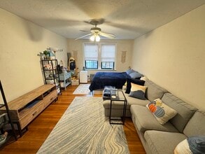 296 Spring Street Ext, Unit #5 in Medford, MA - Foto de edificio - Building Photo