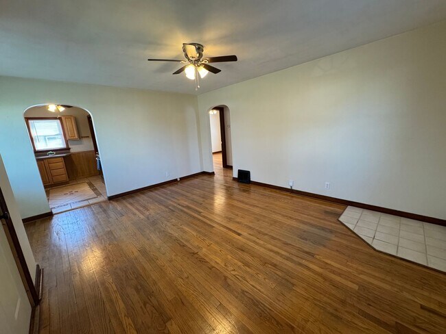 564 W Elliott Ave in Springfield, IL - Building Photo - Building Photo
