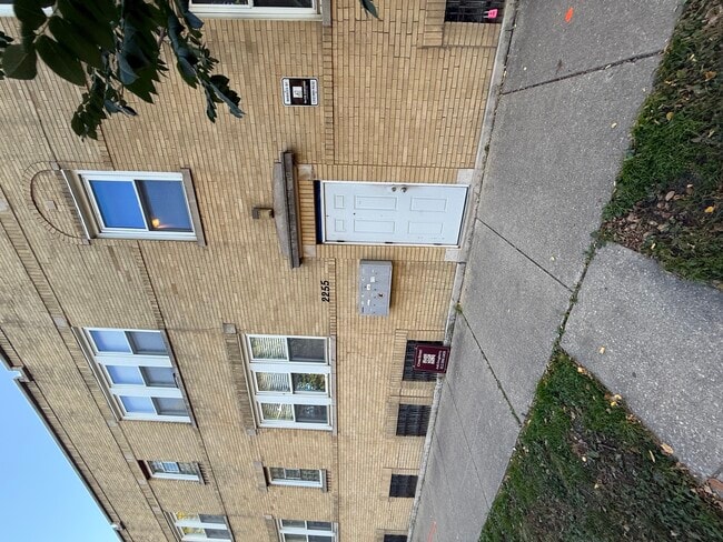 property at 2255 W Shakespeare Ave