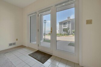 64 Hudson Point Ln in Ossining, NY - Building Photo - Building Photo