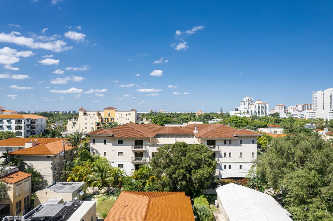 300 Majorca Ave in Coral Gables, FL - Building Photo