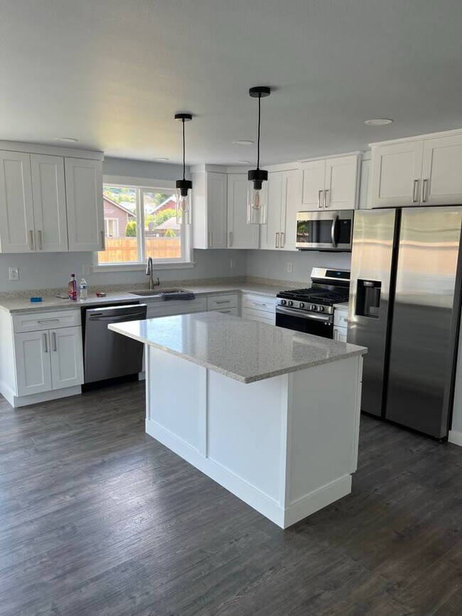 2417 13th St Rentals in Anacortes, WA