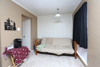 Dwell @ 1600 in College Station, TX - Building Photo - Interior Photo