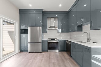 758 Coopland Crescent in Kelowna, BC - Building Photo - Building Photo