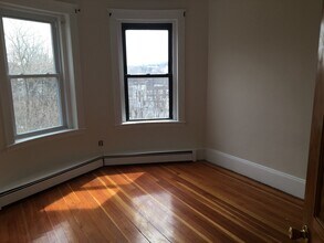 1676 Commonwealth Ave, Unit 2 in Boston, MA - Building Photo - Building Photo