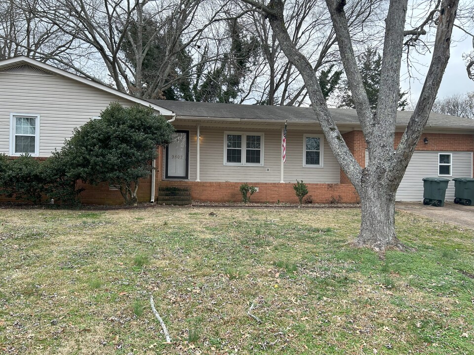 9802 Dolphin Dr in Huntsville, AL - Building Photo