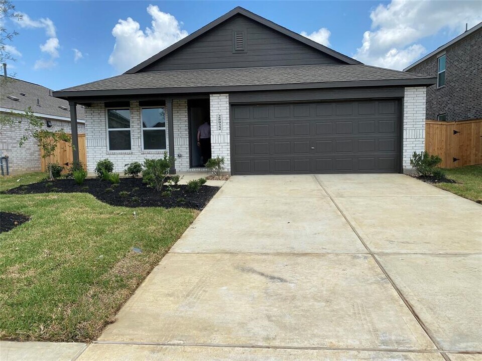 28922 Rustic Windmill Wy in Hockley, TX - Building Photo