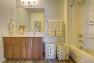 Axio 8400 in Sandy, UT - Foto de edificio - Building Photo