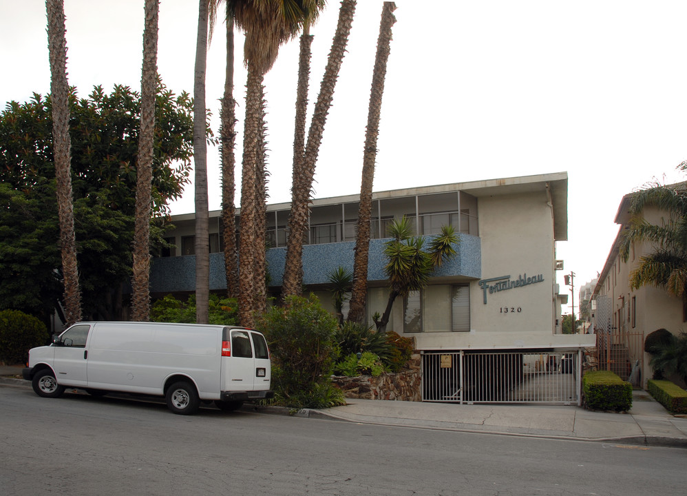 Laurel Plaza Estates in West Hollywood, CA - Building Photo