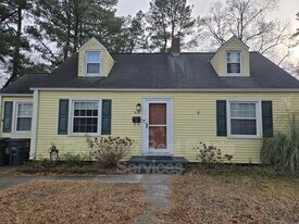 519 Maycox Ave in Norfolk, VA - Building Photo