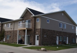 Stonebridge Farms Villas in Minot, ND - Building Photo