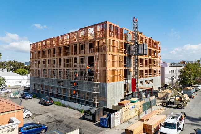 831-837 S Westlake Ave in Los Angeles, CA - Building Photo - Building Photo