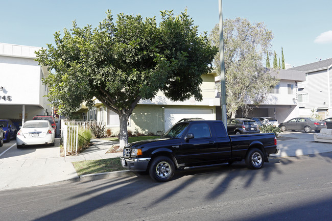 3741 Vinton Ave in Los Angeles, CA - Foto de edificio - Building Photo