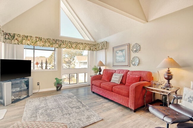 351 Lake Arrowhead Rd in Myrtle Beach, SC - Building Photo - Building Photo