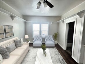 Flint 301 S Kenmore LLC in Los Angeles, CA - Building Photo - Interior Photo