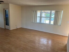 1467 SE Andrews St in Stuart, FL - Building Photo - Building Photo