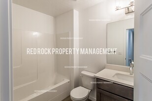 1108 N Davis Ln in Spokane Valley, WA - Building Photo