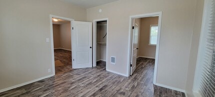 744 SE Cleveland Ave in McMinnville, OR - Building Photo - Building Photo