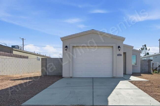 3906 John L Ave in Kingman, AZ - Building Photo - Building Photo