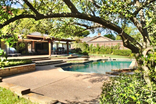 6530 Copper Creek Dr