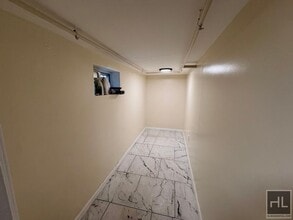 clover street, YONKERS, Unit 1 in Yonkers, NY - Foto de edificio - Building Photo