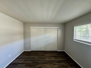 17392 Queens Ln in Huntington Beach, CA - Building Photo - Building Photo