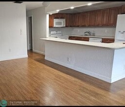 8555 NW 10th St in Plantation, FL - Building Photo - Building Photo