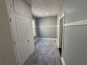 201 E Mill St, Unit 3 in Plymouth, WI - Foto de edificio - Building Photo