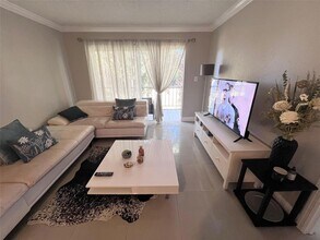 1001 NW 45th St, Unit 6 in Pompano Beach, FL - Building Photo - Building Photo