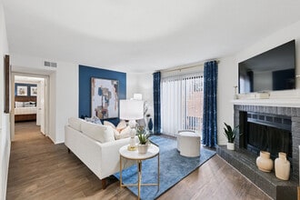 Vetra Quail Hollow in Charlotte, NC - Building Photo - Building Photo