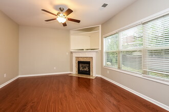 215 Bethany Manor Ct in Ball Ground, GA - Building Photo - Building Photo