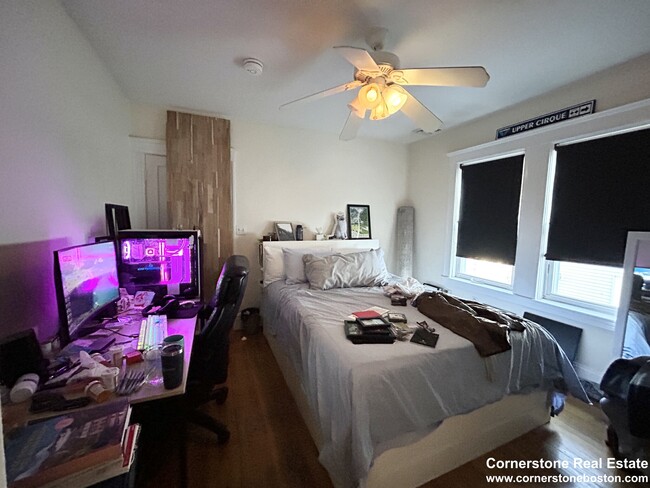 24 Stockwell St, Unit 2